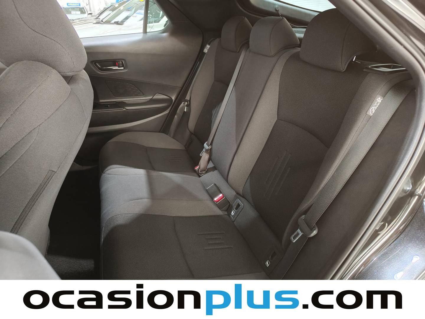 Foto asientos traseros Toyota C-HR Toyota C-HR 140H Advance (140 CV)
