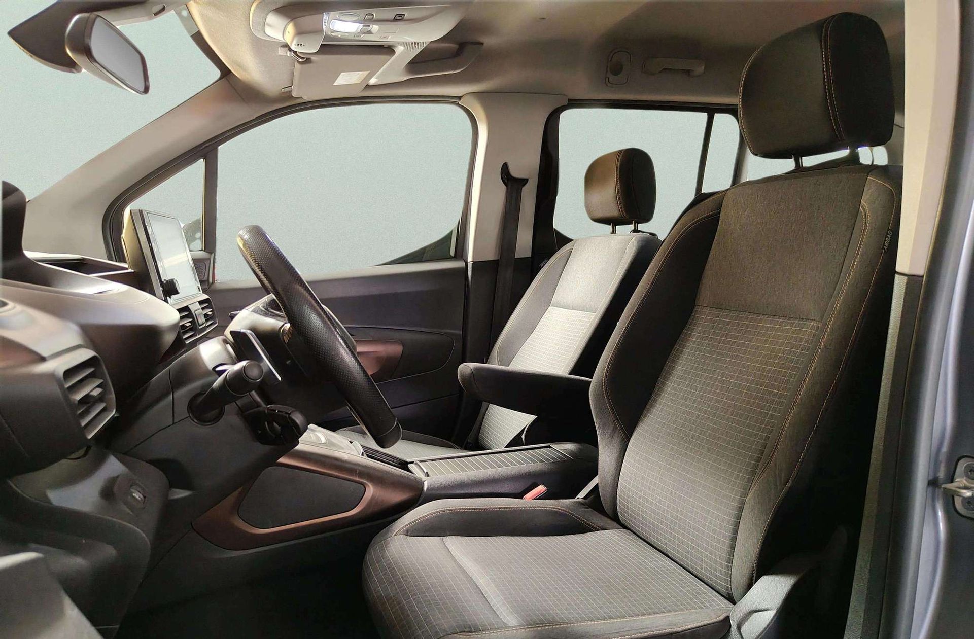 Peugeot Rifter BlueHDi 130 GT Line Standard EAT8 - foto 11