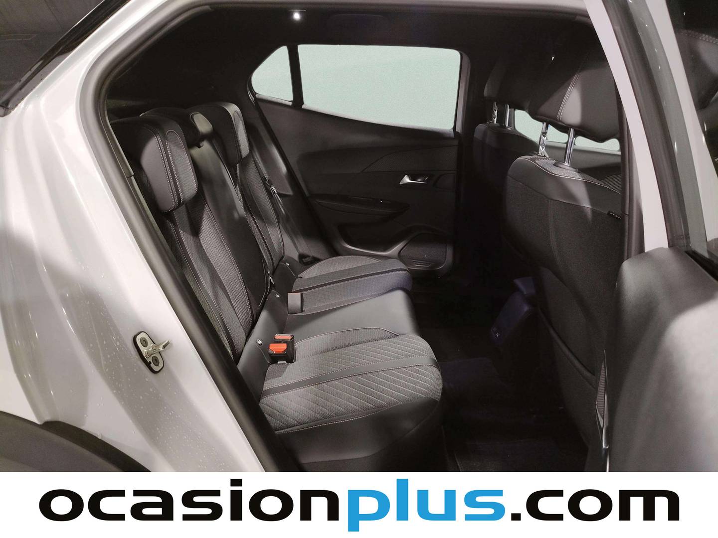 Peugeot 2008 Peugeot 2008 PureTech 130 S&S Allure EAT8 (130 CV) gasolina