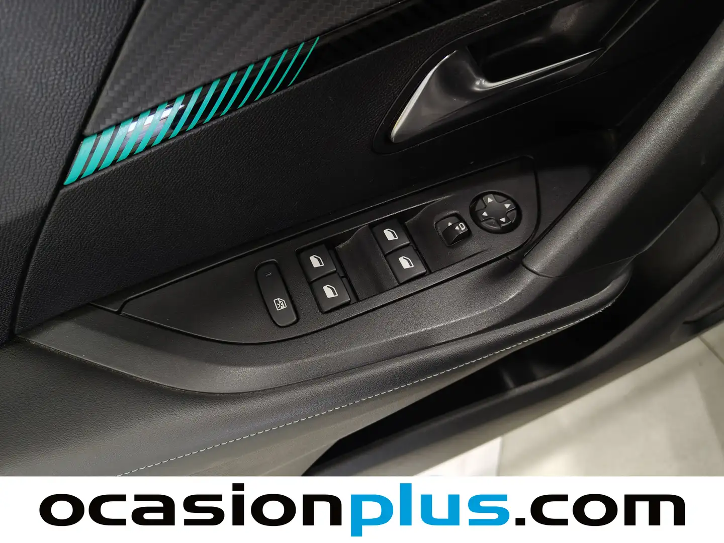 Foto Peugeot 2008 Peugeot 2008 PureTech 100 S&S Allure  (100 CV)