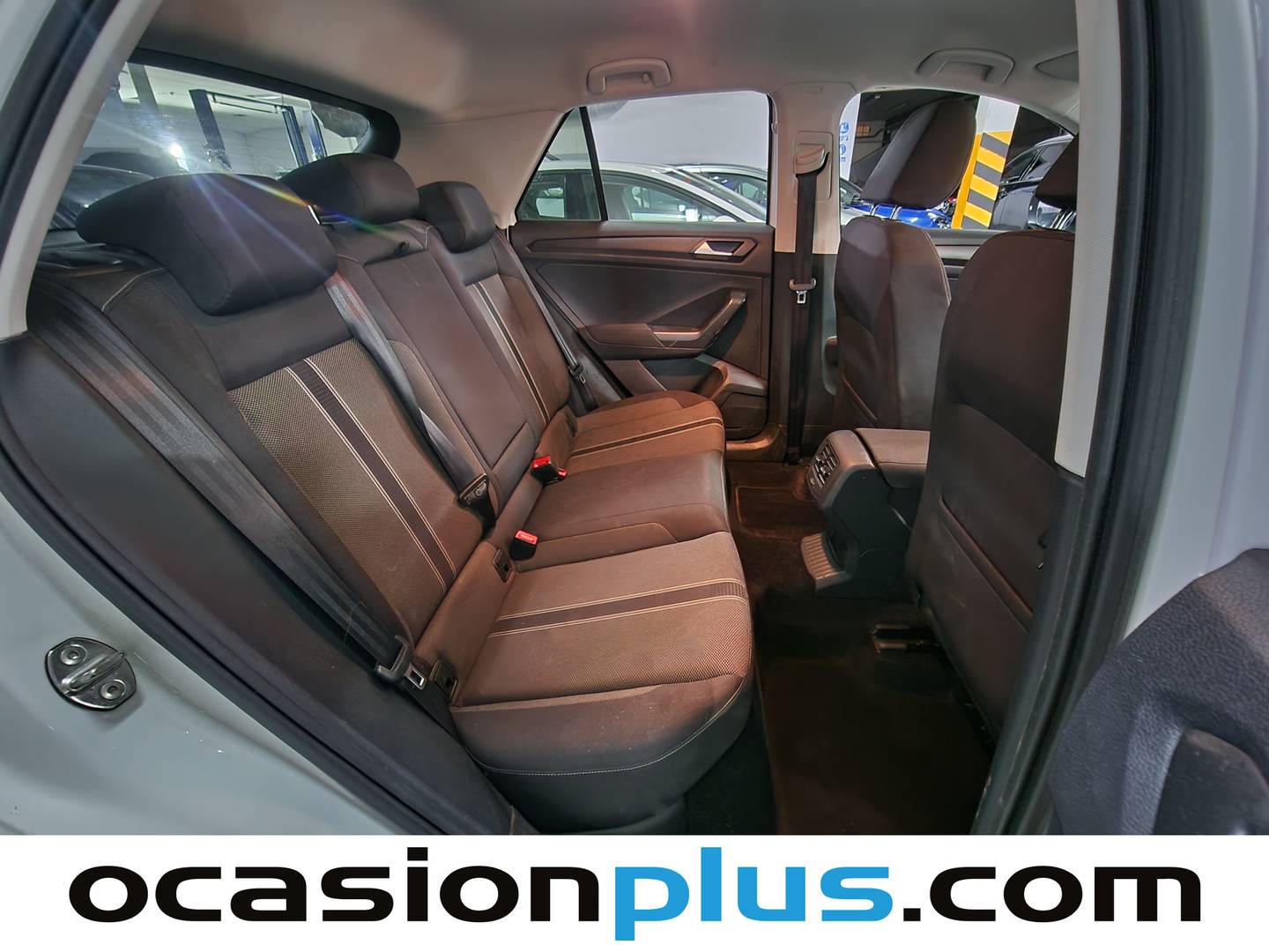 Foto Volkswagen T-Roc Volkswagen T-Roc Advance 1.0 TSI (115 CV)