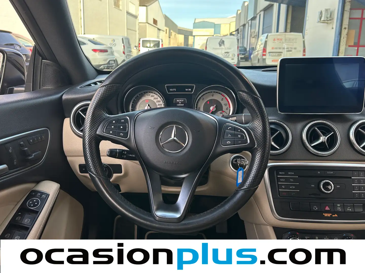 Foto Mercedes CLA Mercedes-Benz CLA Shooting Brake CLA 220 d Urban  (177 CV)