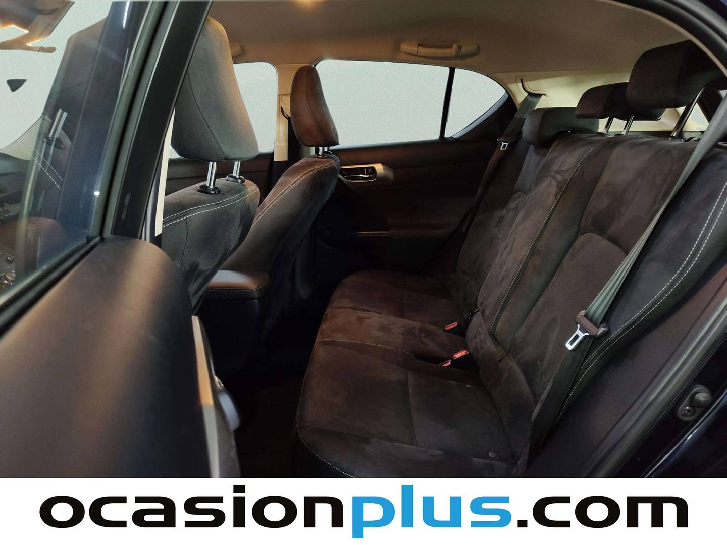 Foto asientos traseros Lexus CT Lexus CT 200h Business (136 CV)