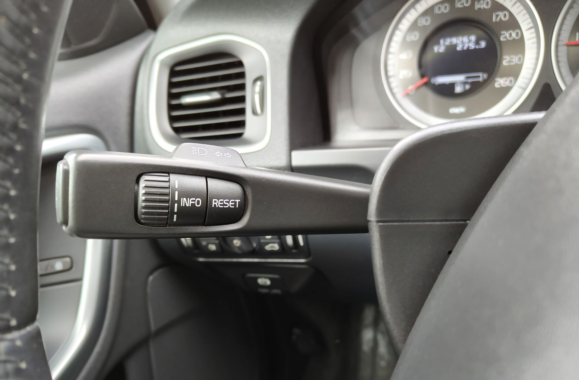 Volvo V60 1.6 DRIVe Momentum - foto 23