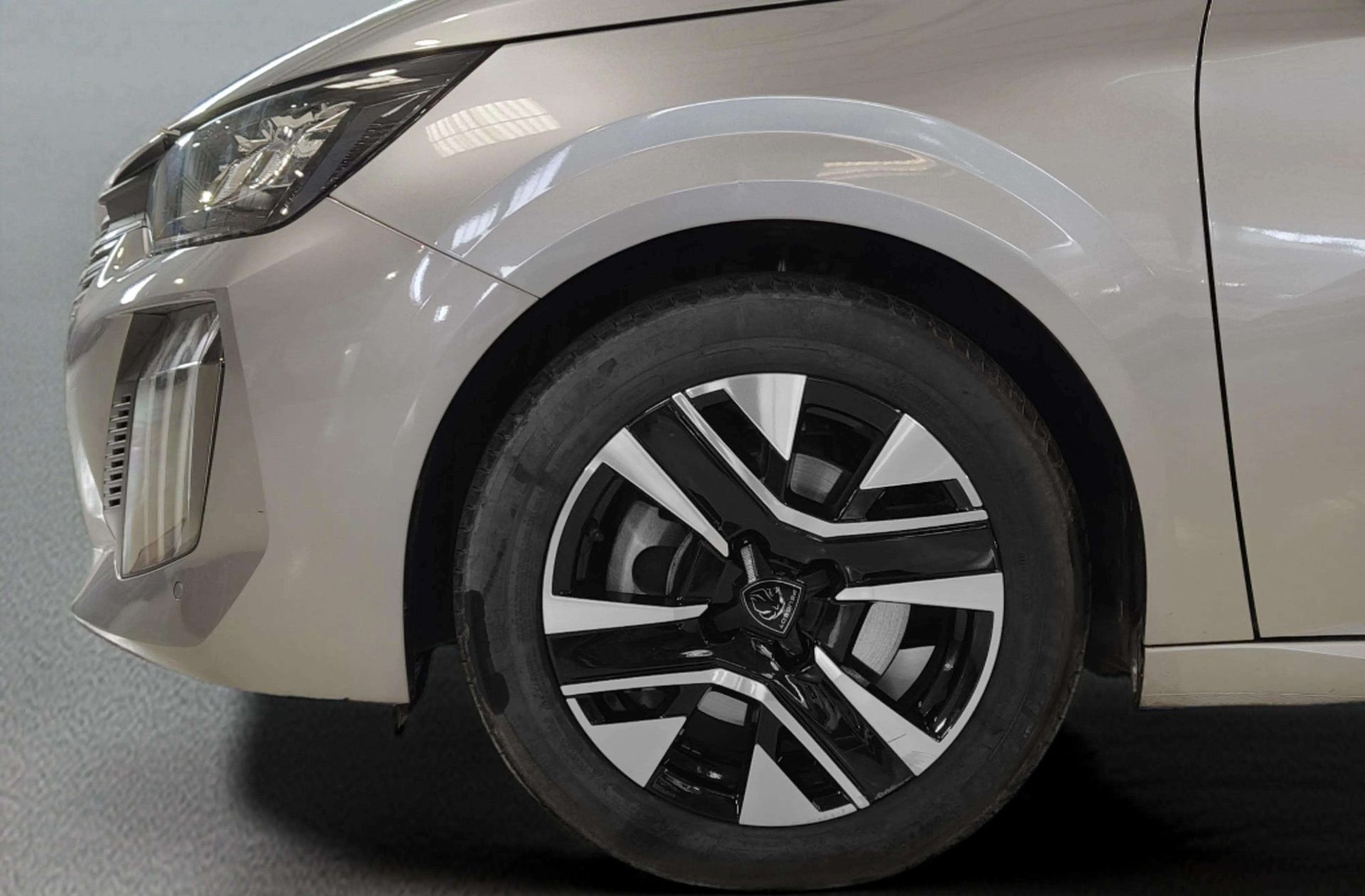 Peugeot 208 PureTech 100 Allure - foto 31
