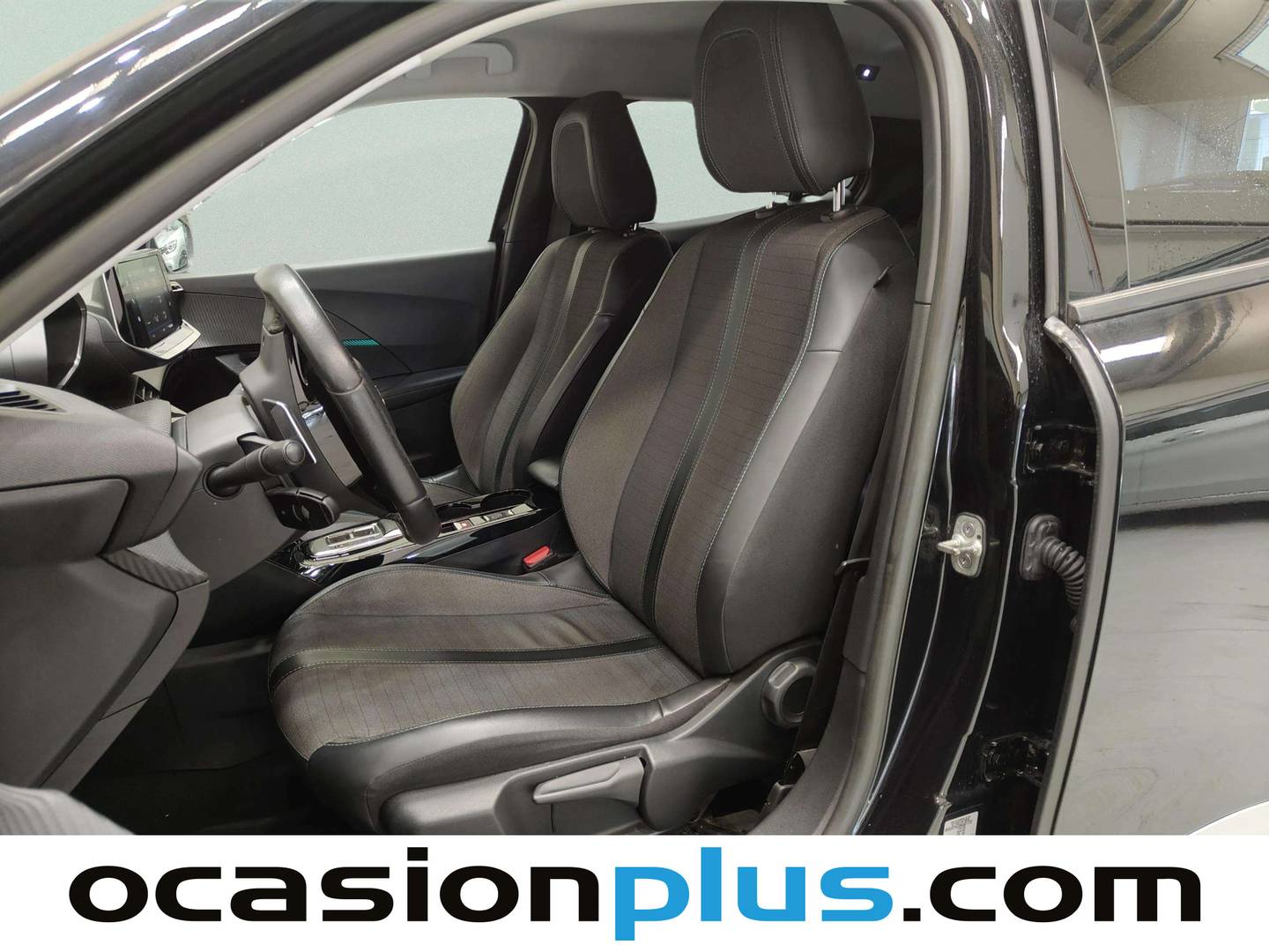 Foto asientos delanteros Peugeot 2008 Peugeot 2008 BlueHDi 130 S&S Allure EAT8 96 kW (130 CV)