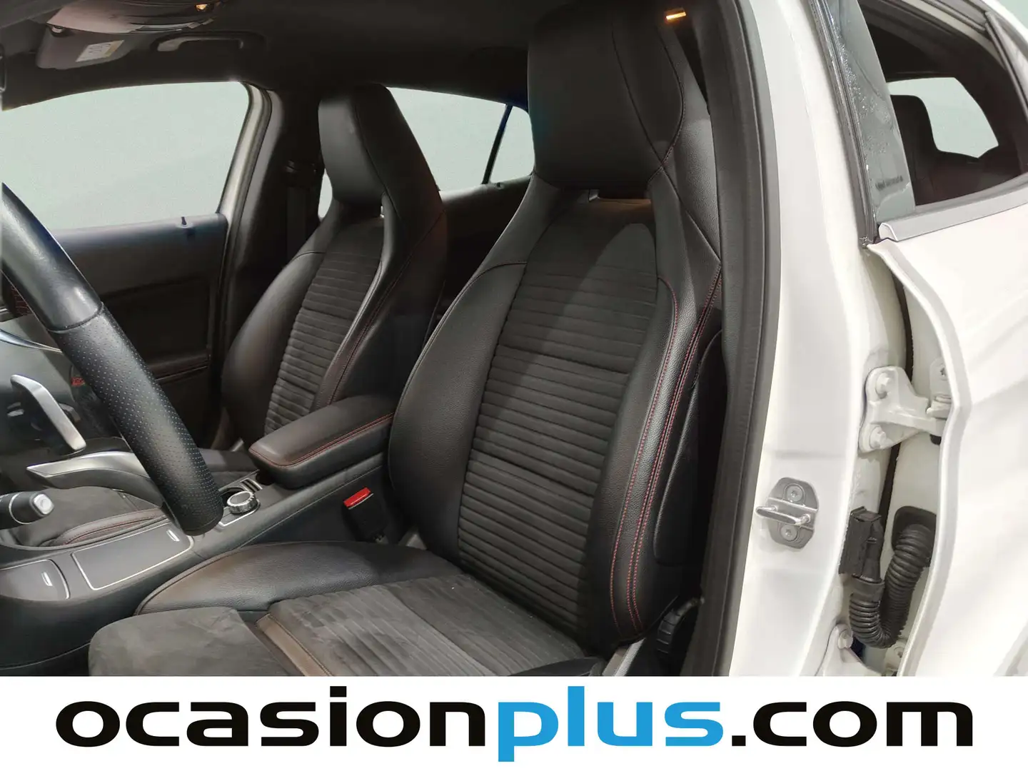 Foto Mercedes GLA Mercedes-Benz GLA GLA 200 d (136 CV) pack AMG