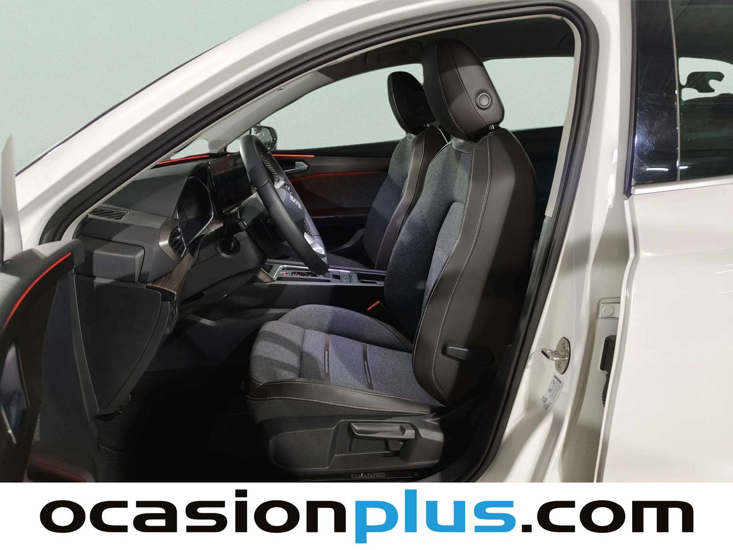 Foto asientos delanteros Seat León Seat León ST 1.5 eTSI S&S Xcellence Go L DSG (150 CV)