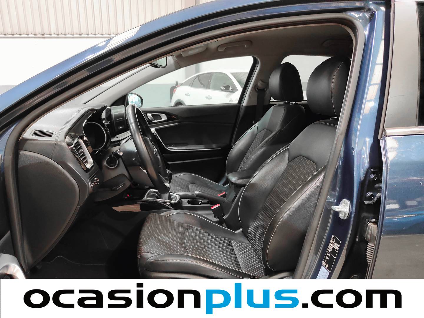 Foto asientos delanteros KIA Ceed KIA Ceed 1.0 T-GDi Tech (120 CV)