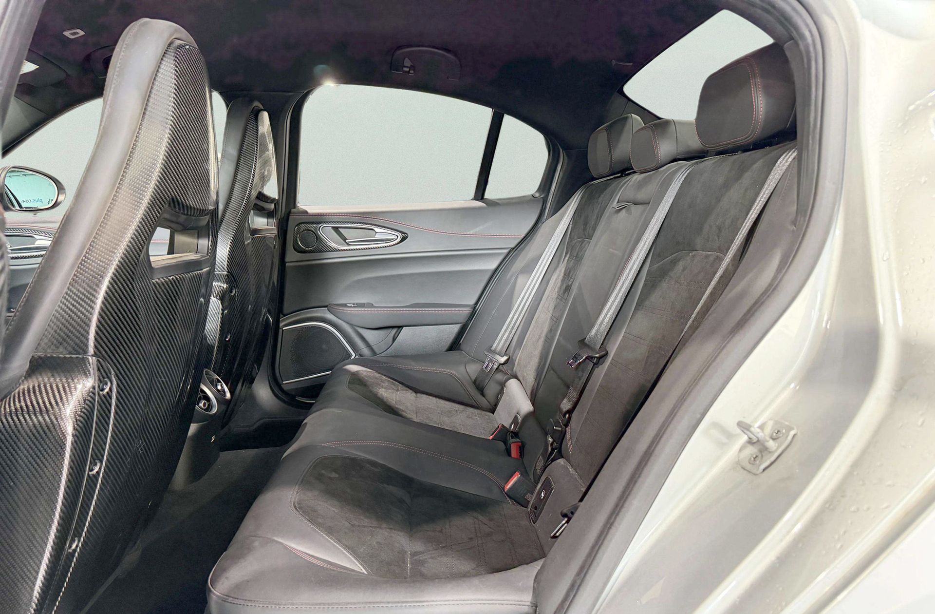 Alfa Romeo Giulia 2.9T V6 Quadrifoglio - foto 18