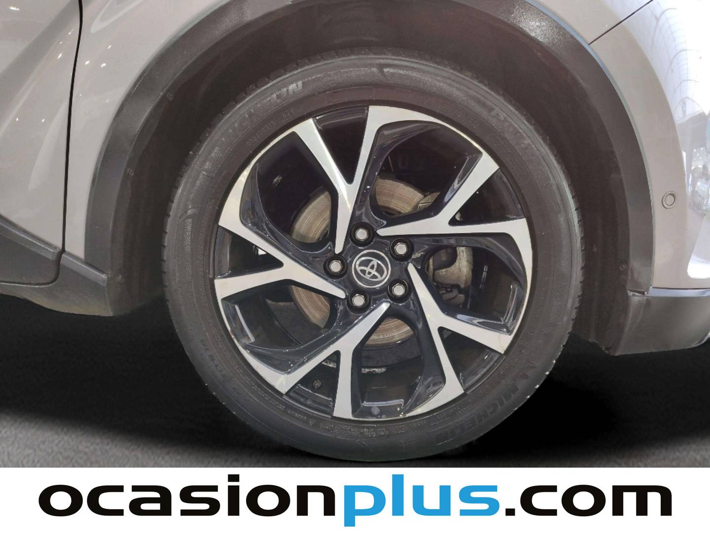 Foto Toyota C-HR Toyota C-HR 1.8 125H Advance (122 CV)