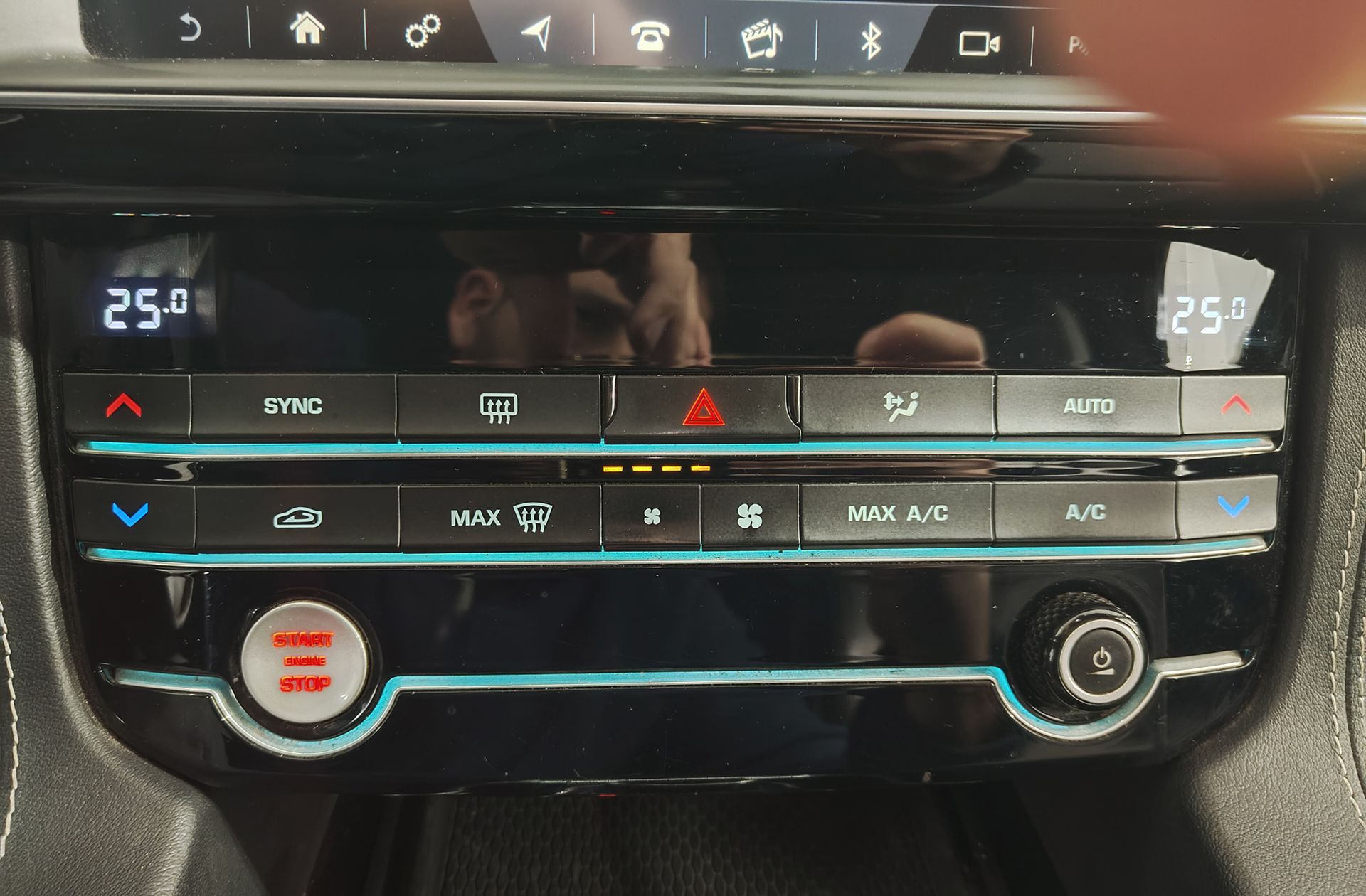 Jaguar F-Pace 2.0T i4 R-Sport AWD - foto 30