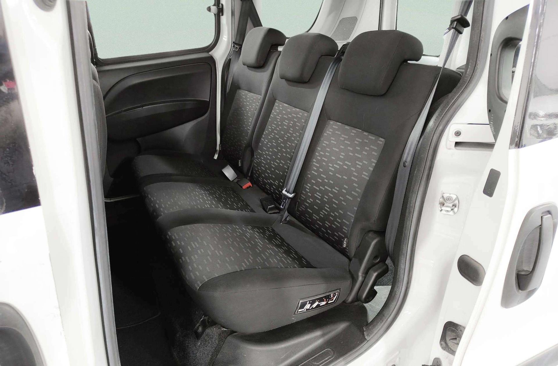 Opel Combo 1.3 CDTI Expression L1H1 - foto 11