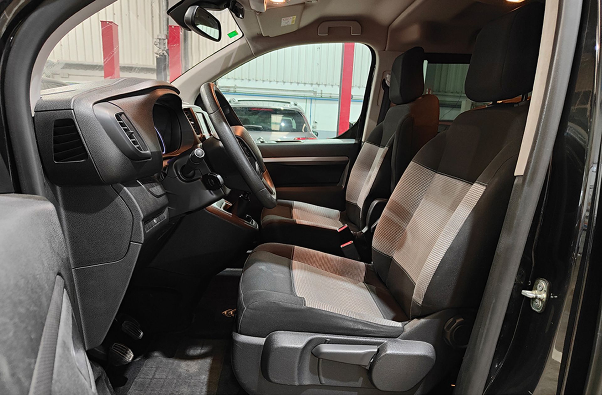 Citroën SpaceTourer BlueHDi 150 Feel Talla M - foto 10
