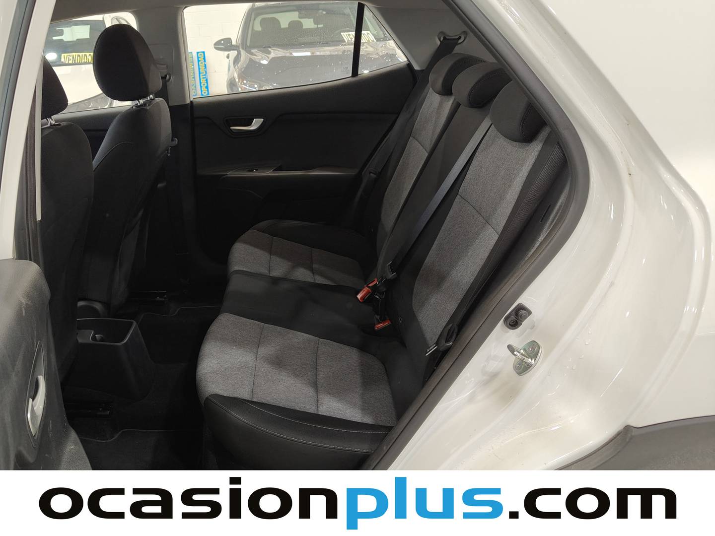 Foto asientos traseros KIA Stonic KIA Stonic 1.0 T-GDi MHEV MT Concept (100 CV)