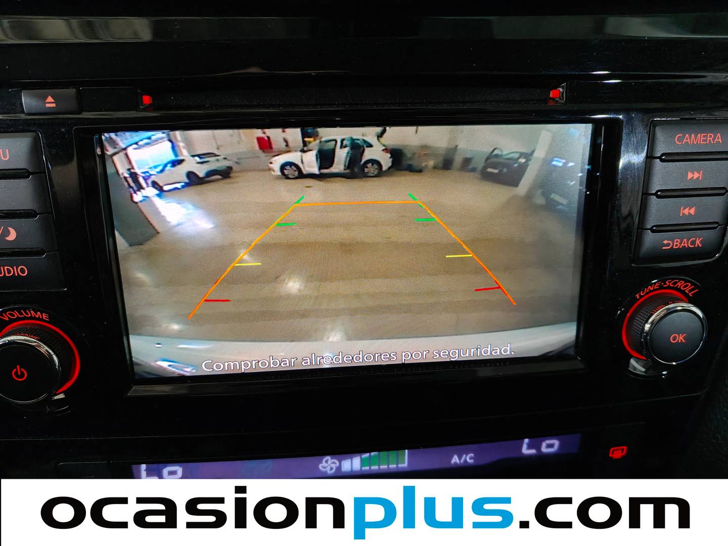 Extras y acabados del Nissan QASHQAI Nissan Qashqai dCi 115 Acenta DCT  (115 CV)