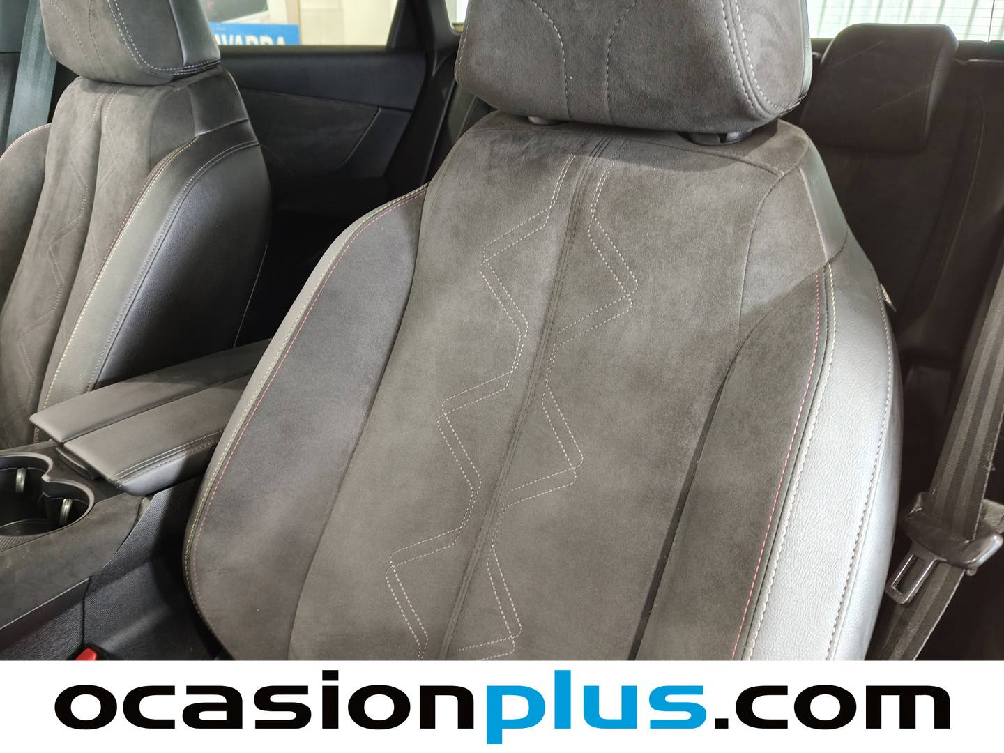 Foto DS DS 7 Crossback DS DS7 Crossback PureTech 130 Performance Line Auto (130 CV)