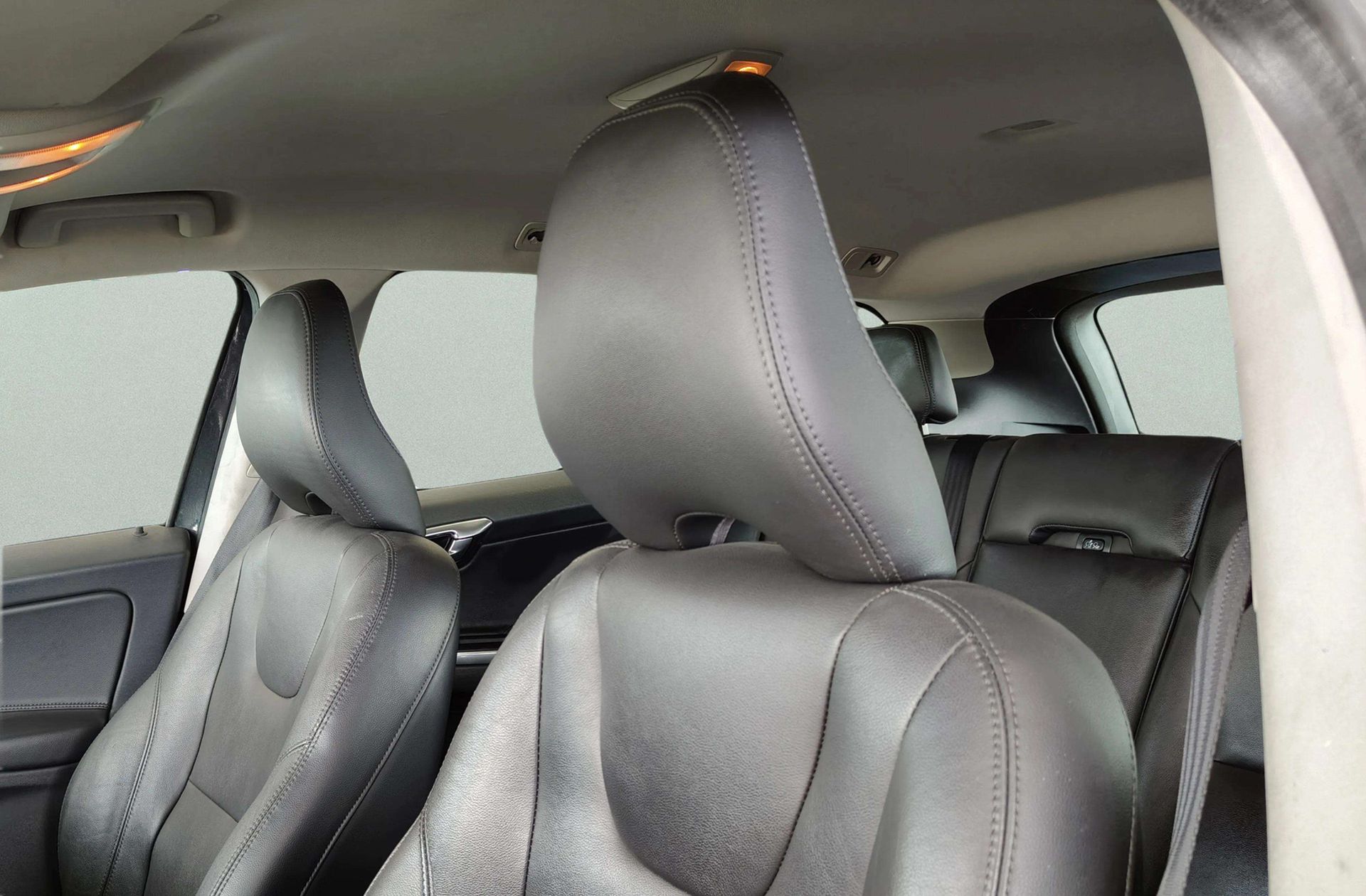 Volvo XC60 D4 Momentum - foto 11