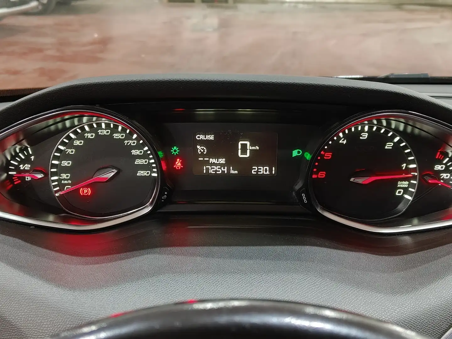 Foto Peugeot 308 Peugeot 308 BlueHDI 150 Allure (150 CV)