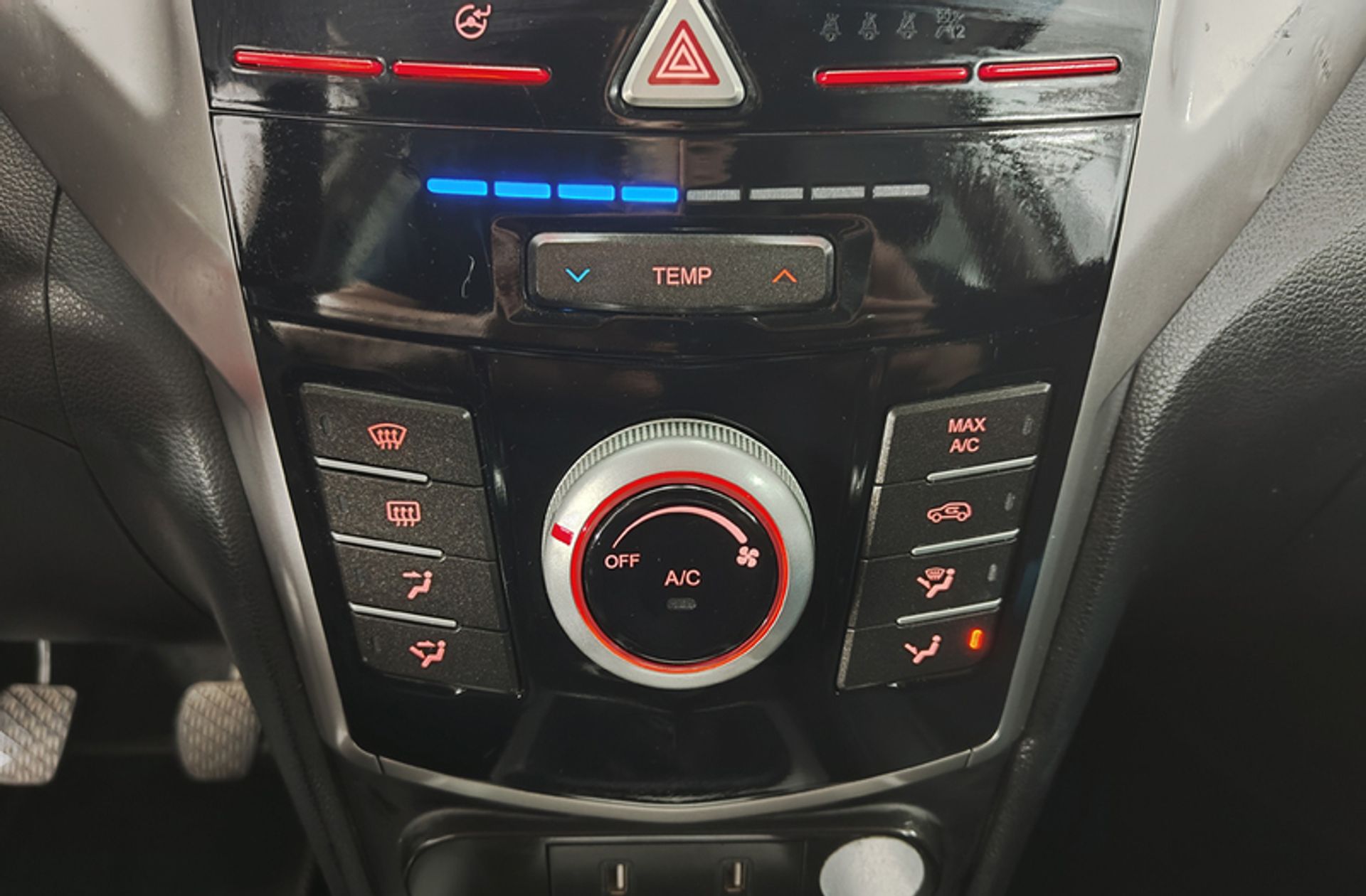 SsangYong Tivoli G16 Limited 4x2 - foto 29