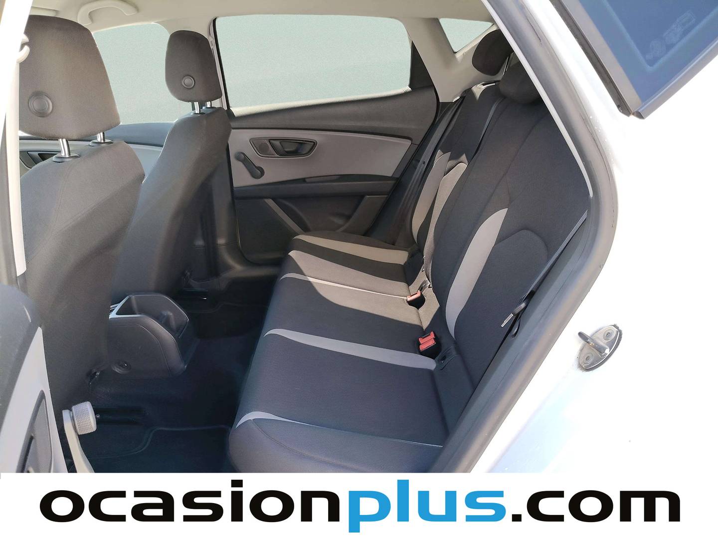 Foto asientos traseros Seat León SEAT León 1.6 TDI S&S Reference (105 CV)