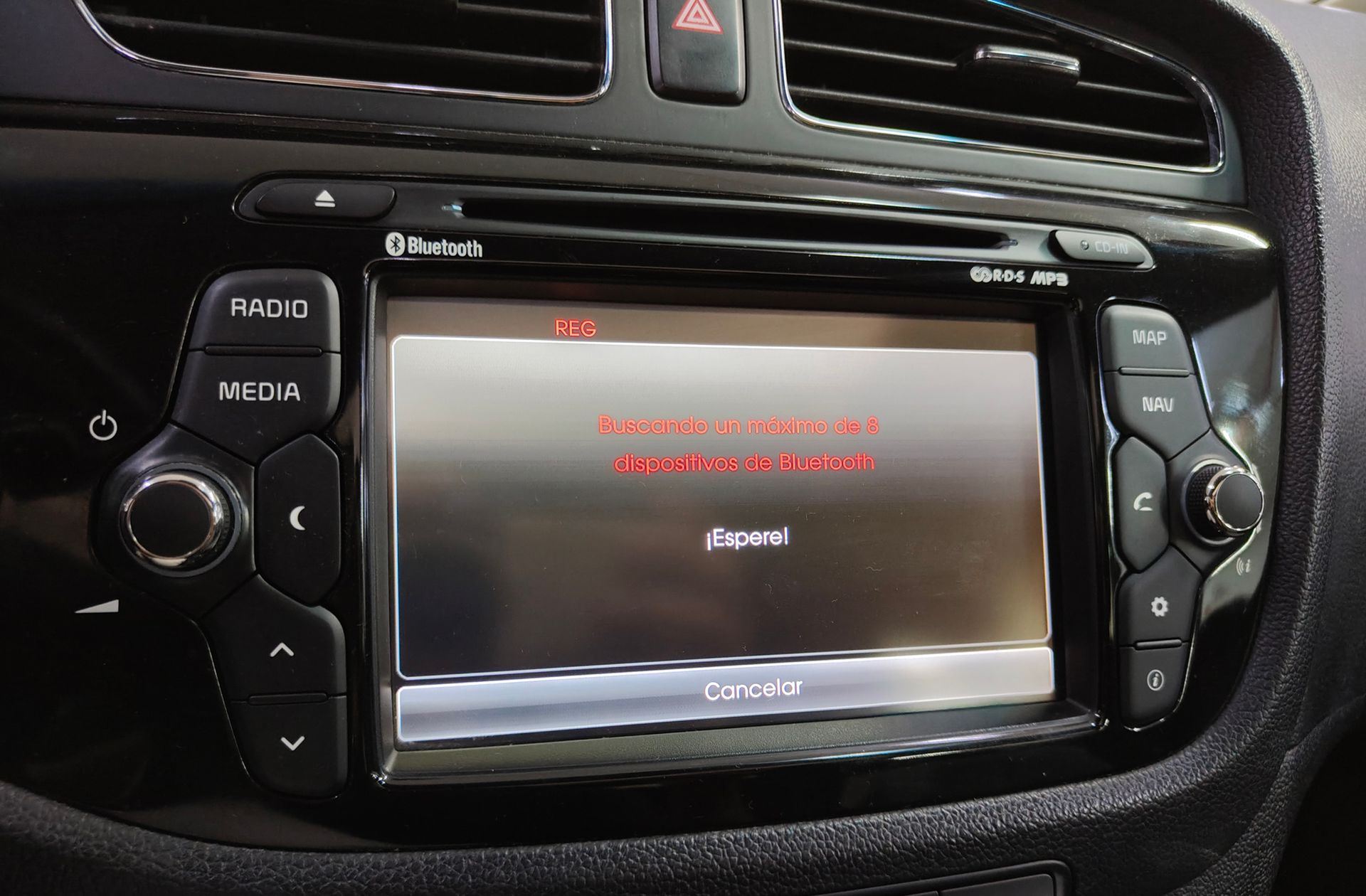 Kia Ceed 1.6 CRDi VGT Emotion - foto 32