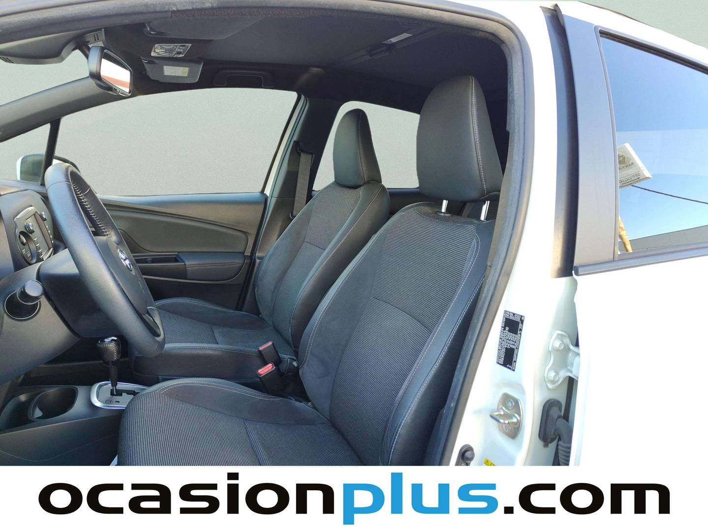 Foto asientos delanteros Toyota Yaris Toyota Yaris 1.5 100H Advance (100 CV)