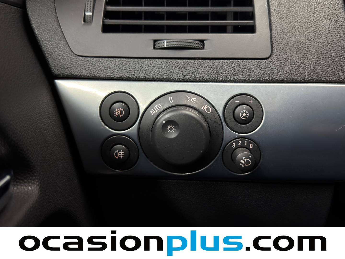Extras y acabados del Opel Astra Opel Astra 1.7CDTi Edition (100 CV)