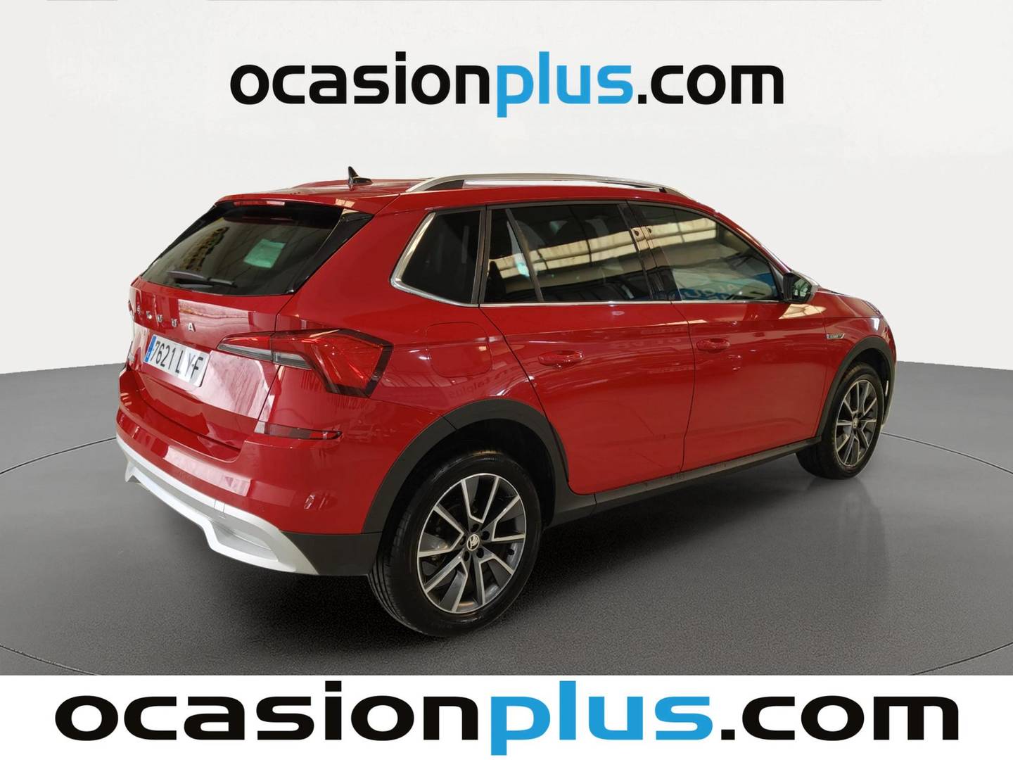 Foto trasera Skoda Kamiq Skoda Kamiq 1.0 TSI Scout (110 CV) derecha