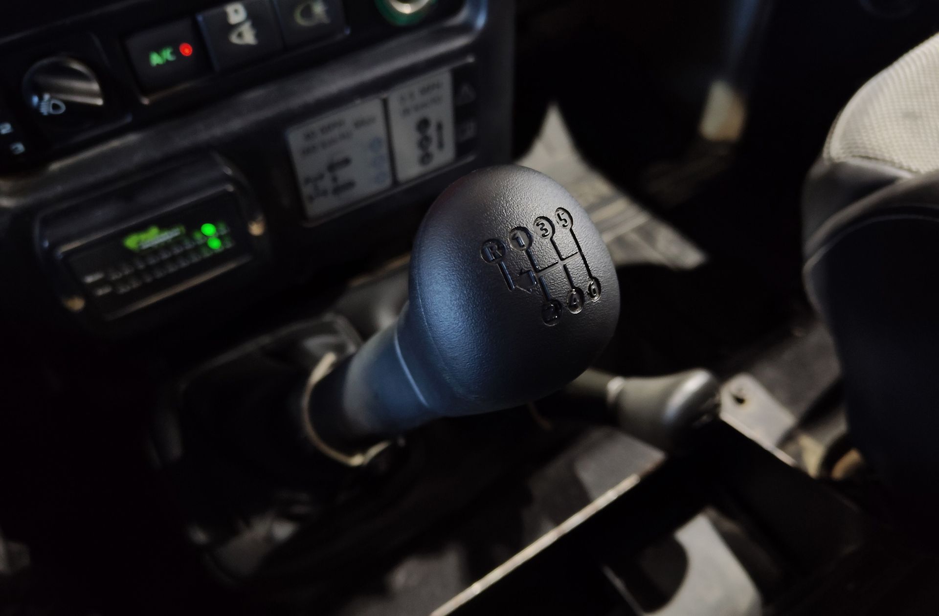Land Rover Defender Comercial 90 SW E - foto 5