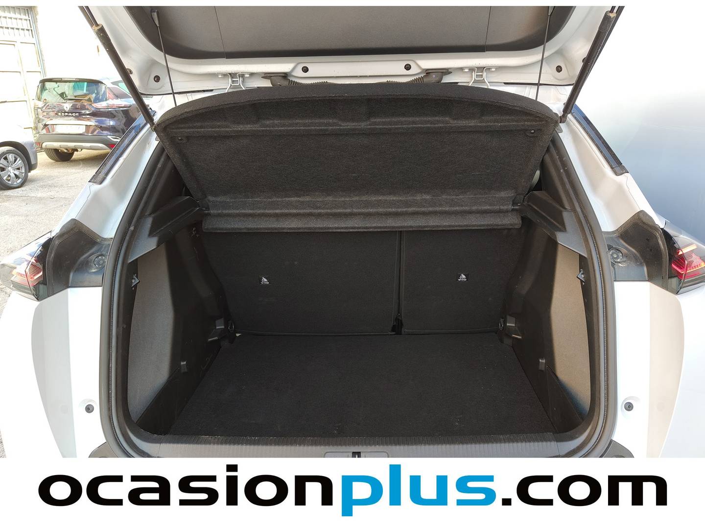 Foto Peugeot 2008 Peugeot 2008 Allure Hybrid eDCS6 (145 CV) siete plazas