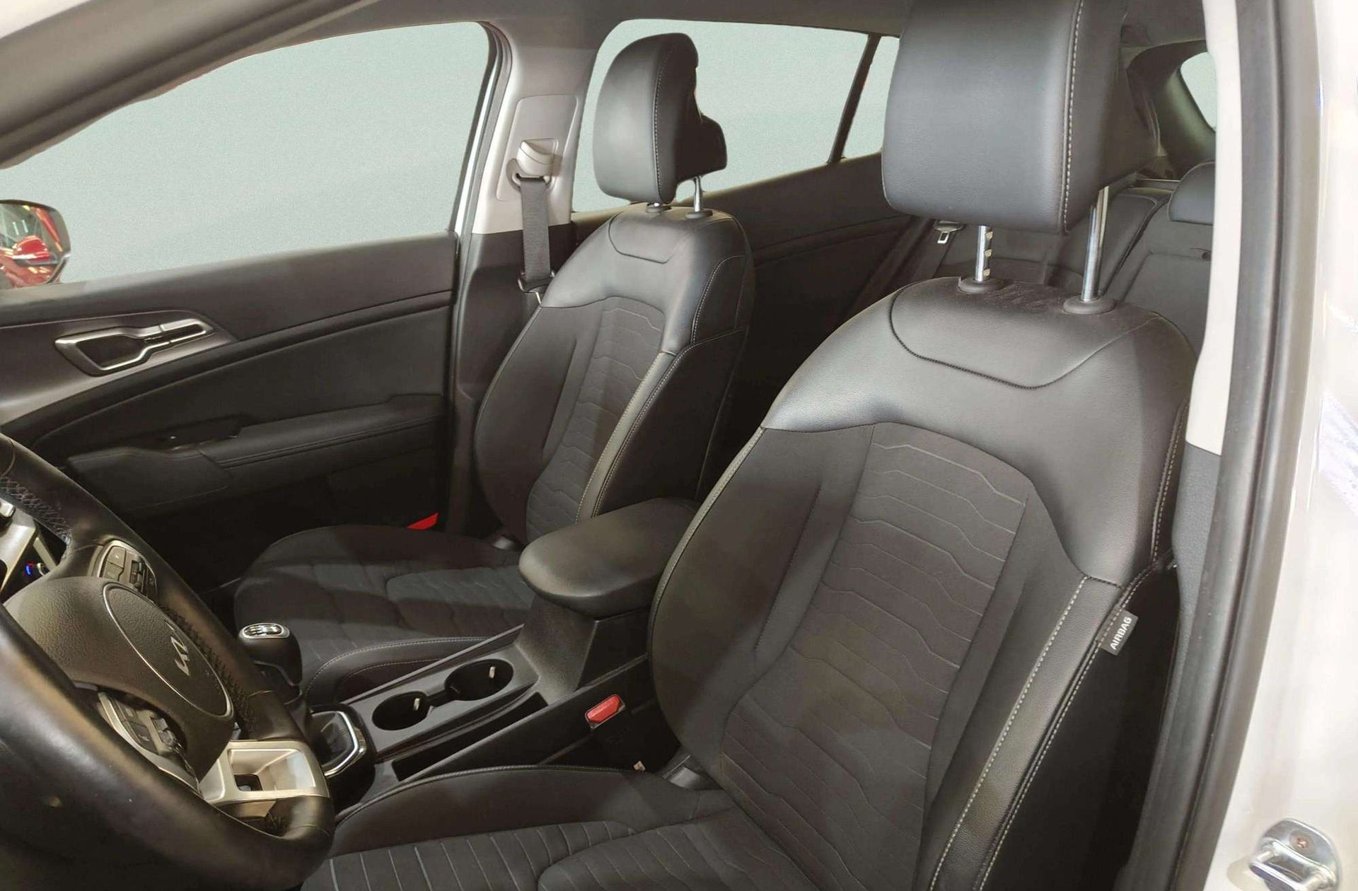 Kia Sportage 1.6 T-GDi MHEV Tech 4x2 - foto 12