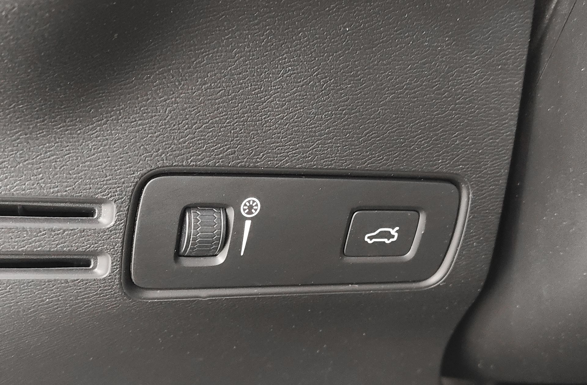 Volvo XC40 T4 Momentum - foto 28