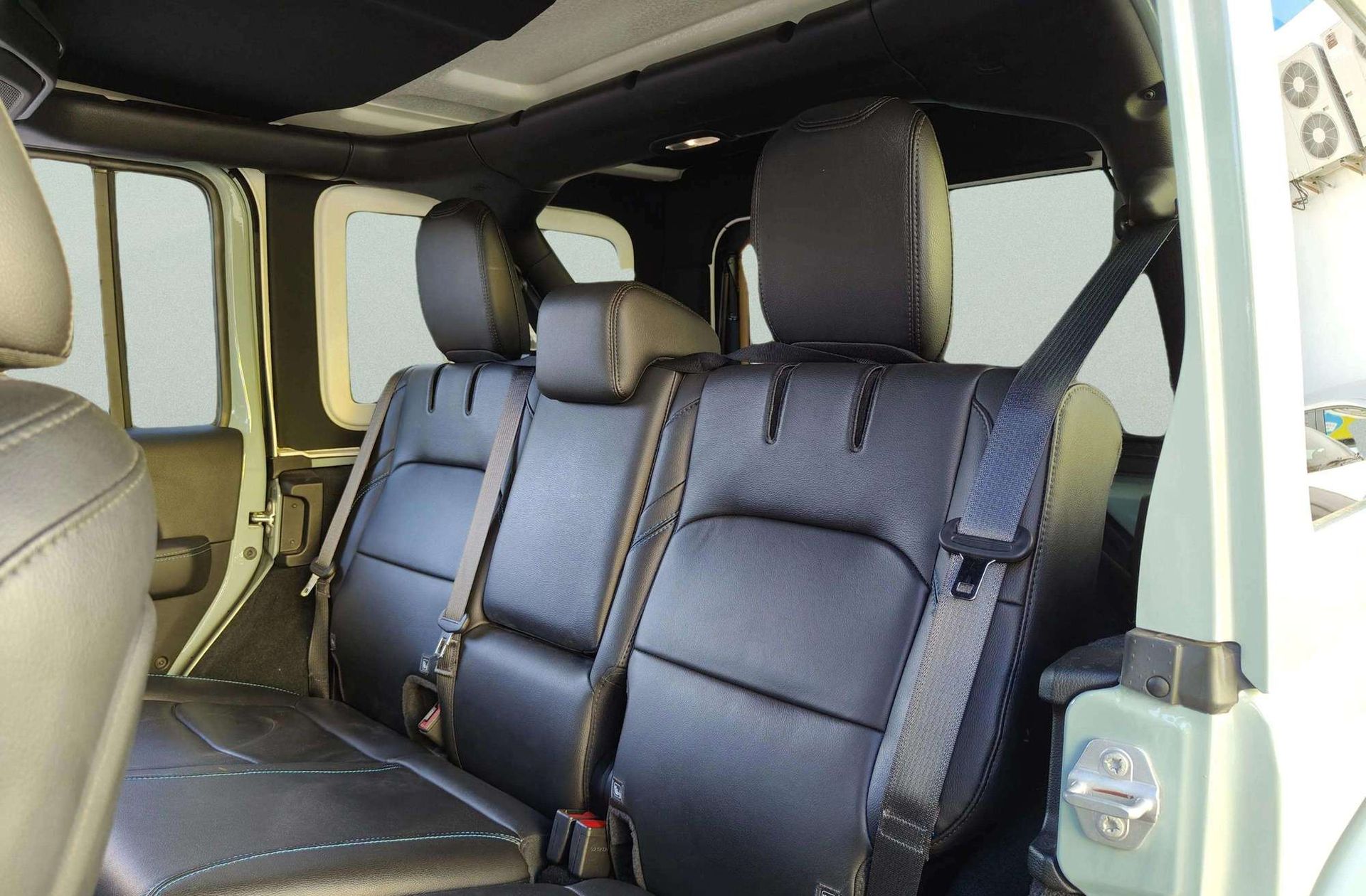 Jeep Wrangler 2.0 Rubicon 8ATX - foto 15