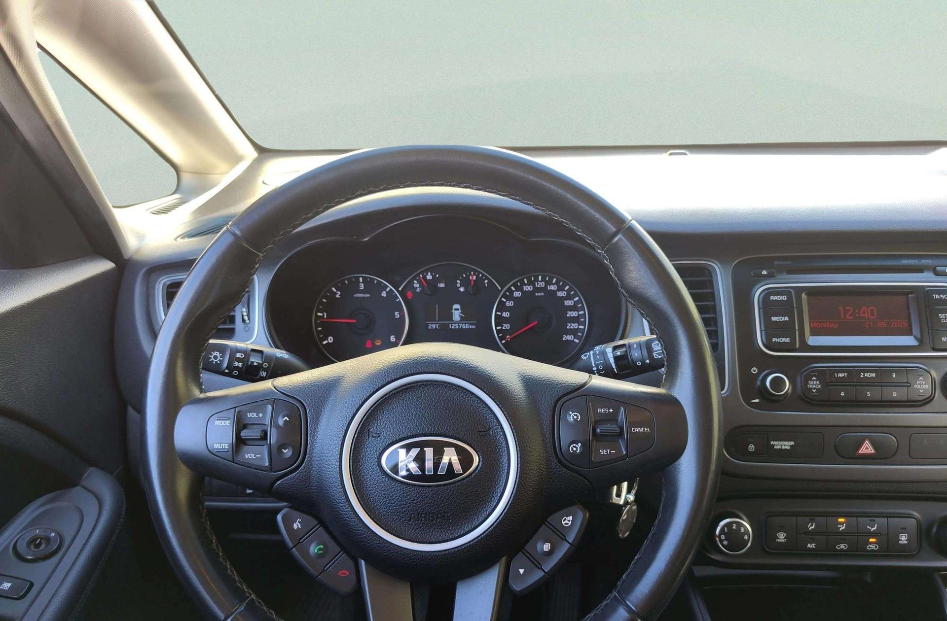 Kia Carens 1.7 CRDi VGT Eco-Dynamics Basic - foto 20