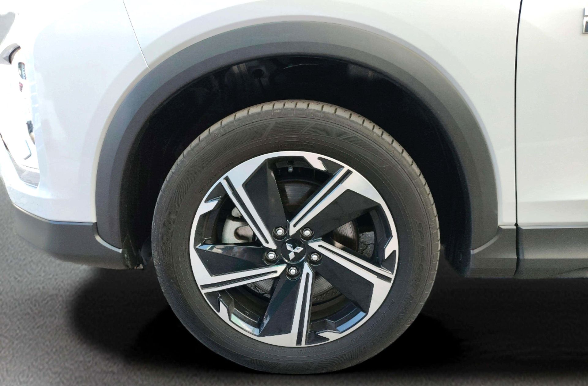 Mitsubishi Eclipse Cross 2.4 PHEV Kaiteki 4WD - foto 37