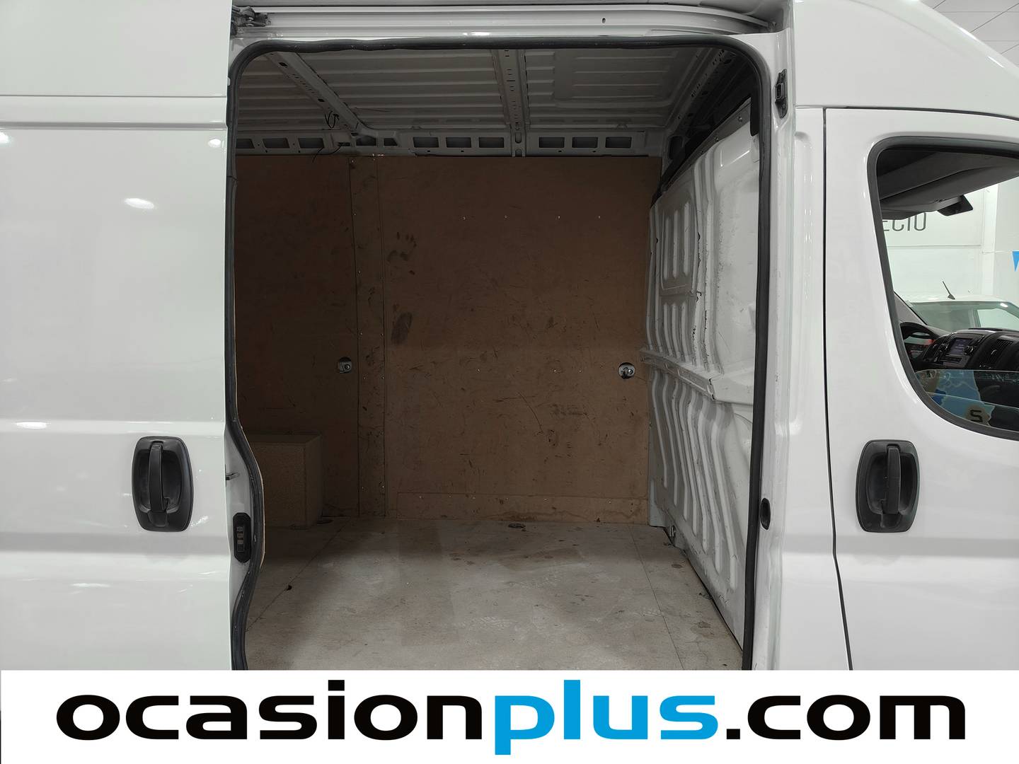 Foto asientos traseros Peugeot Boxer Peugeot Boxer BlueHDi 140 S&S 335 L2H2 (140 CV)