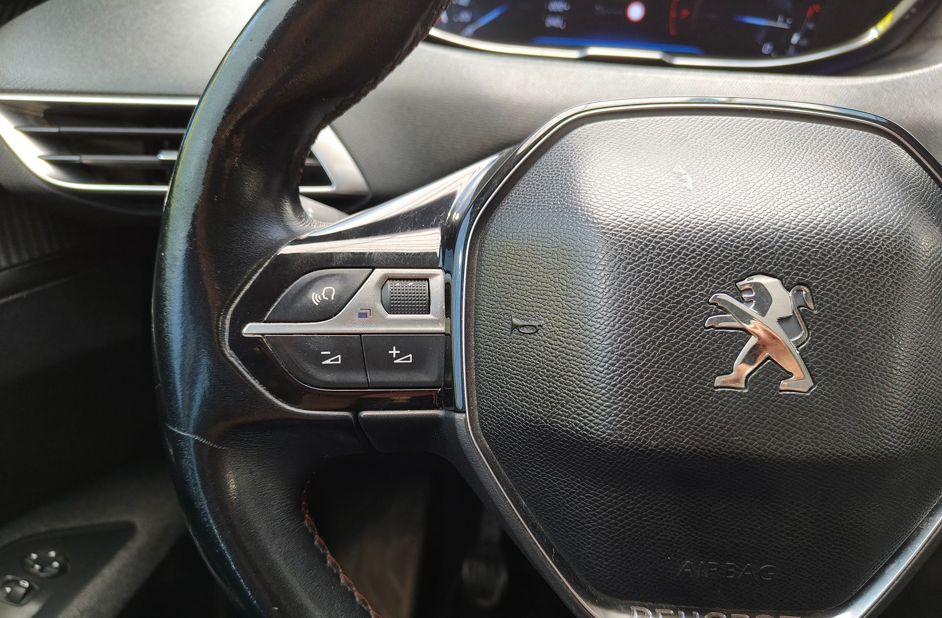 Peugeot 3008 PureTech 130 Active - foto 24