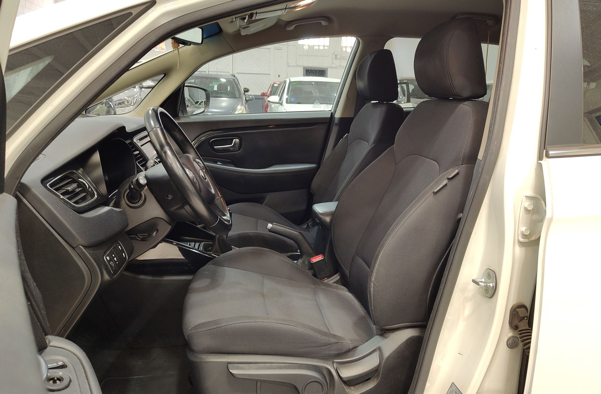 Kia Carens 1.7 CRDi VGT Eco-Dynam x-Tech - foto 10