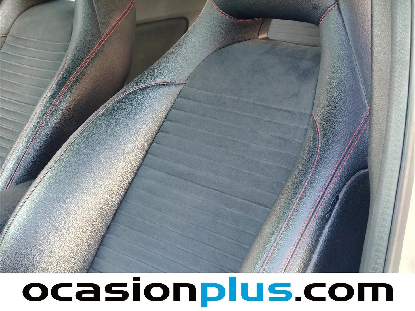 Foto Mercedes GLA Mercedes-Benz GLA 200 d AMG Line (136 CV)