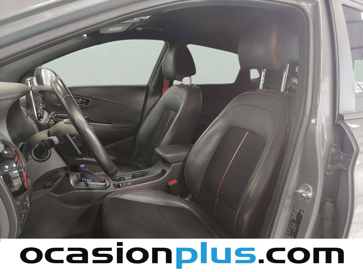 Foto asientos delanteros Hyundai Kona Hyundai Kona 1.6 GDI HEV Tecno Red DT (141 CV)
