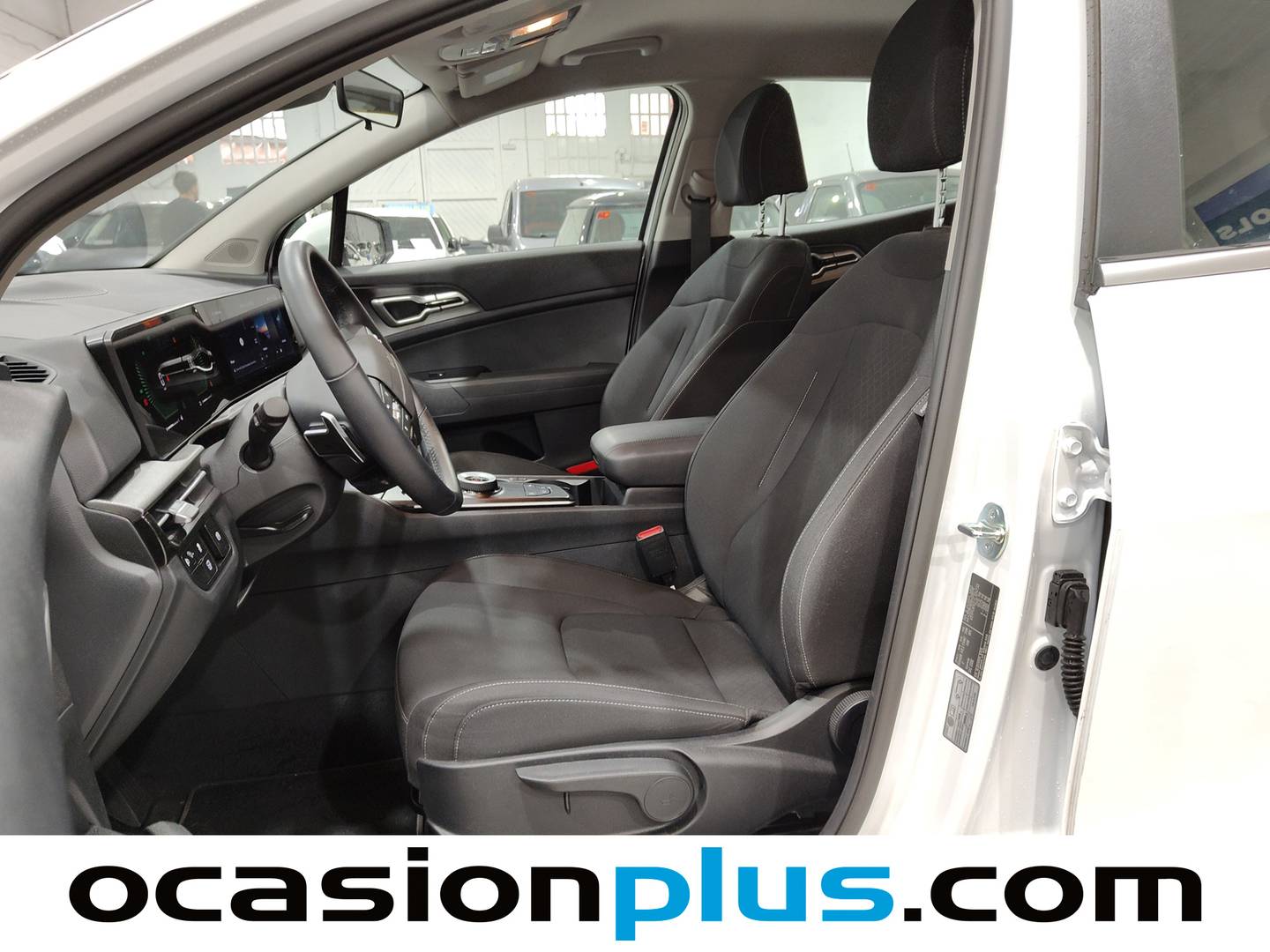 Foto asientos delanteros KIA Sportage KIA Sportage 1.6 T-GDi HEV Concept 4x2 (239 CV)