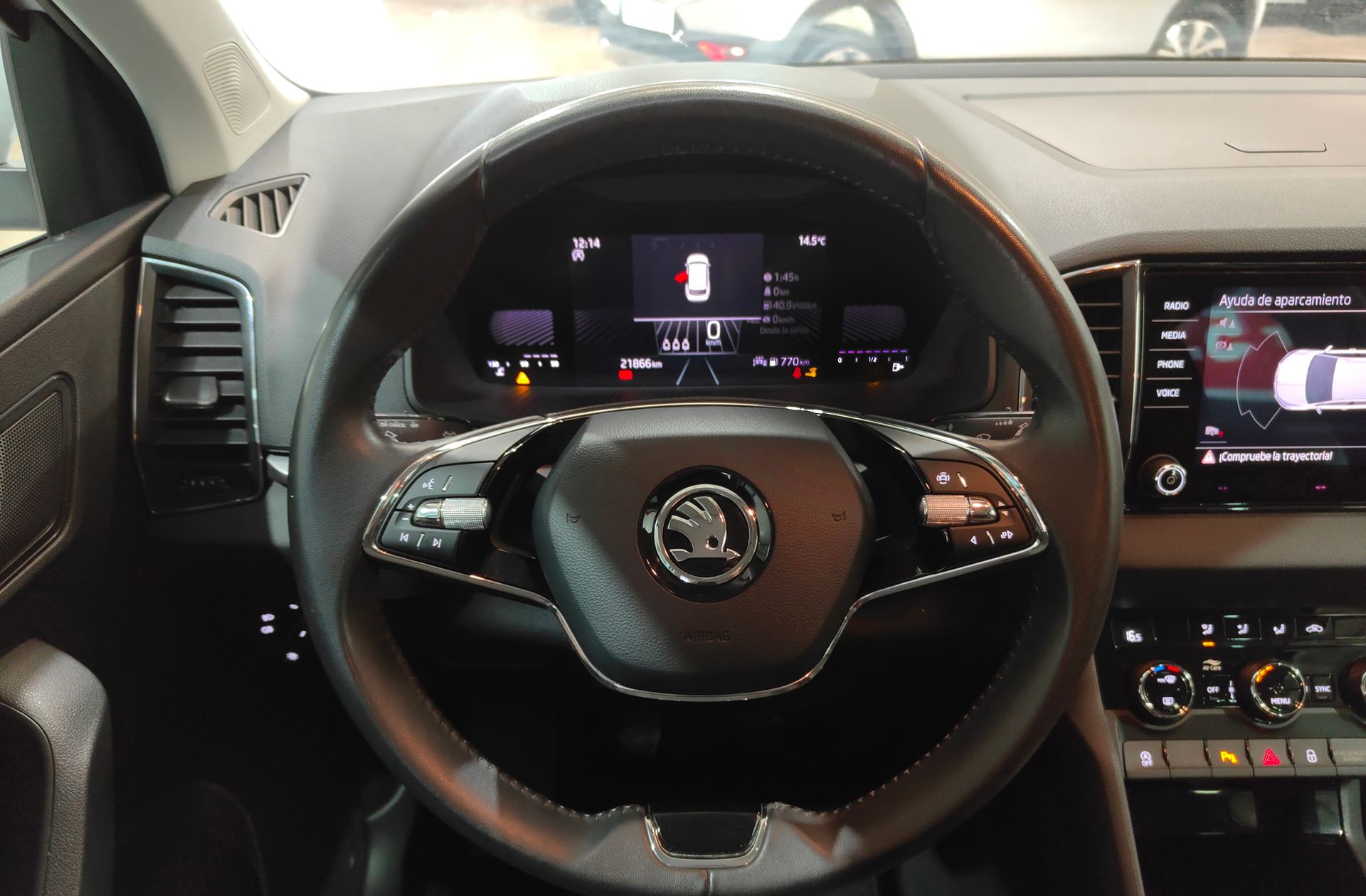 Škoda Karoq 2.0 TDI Selection - foto 22