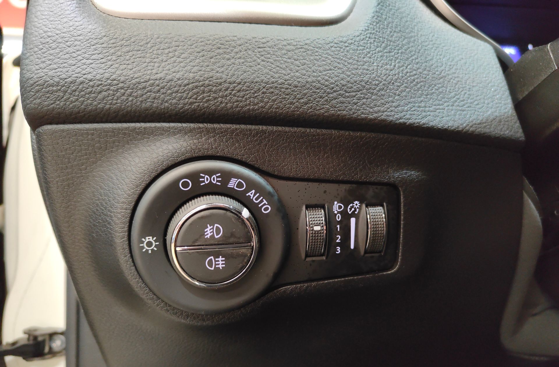 Jeep Compass 1.4 MultiAir Longitude 4x2 - foto 29
