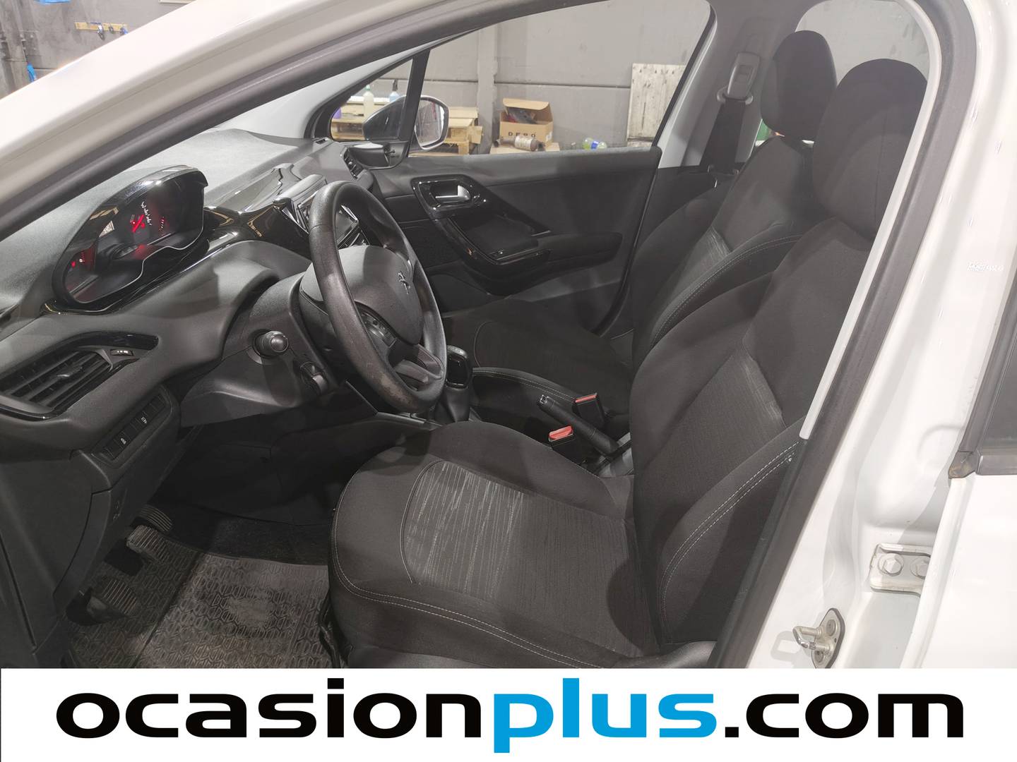Foto asientos delanteros Peugeot 208 Peugeot 208 1.4 HDi Business Line (68 CV)