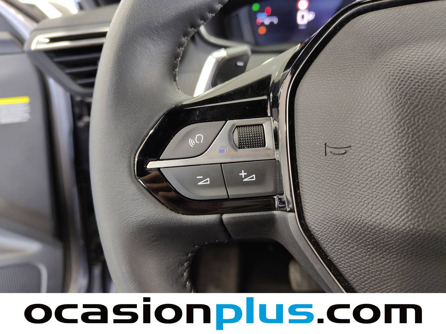 Foto Peugeot 2008 Peugeot 2008 Allure Hybrid eDCS6 (136 CV)