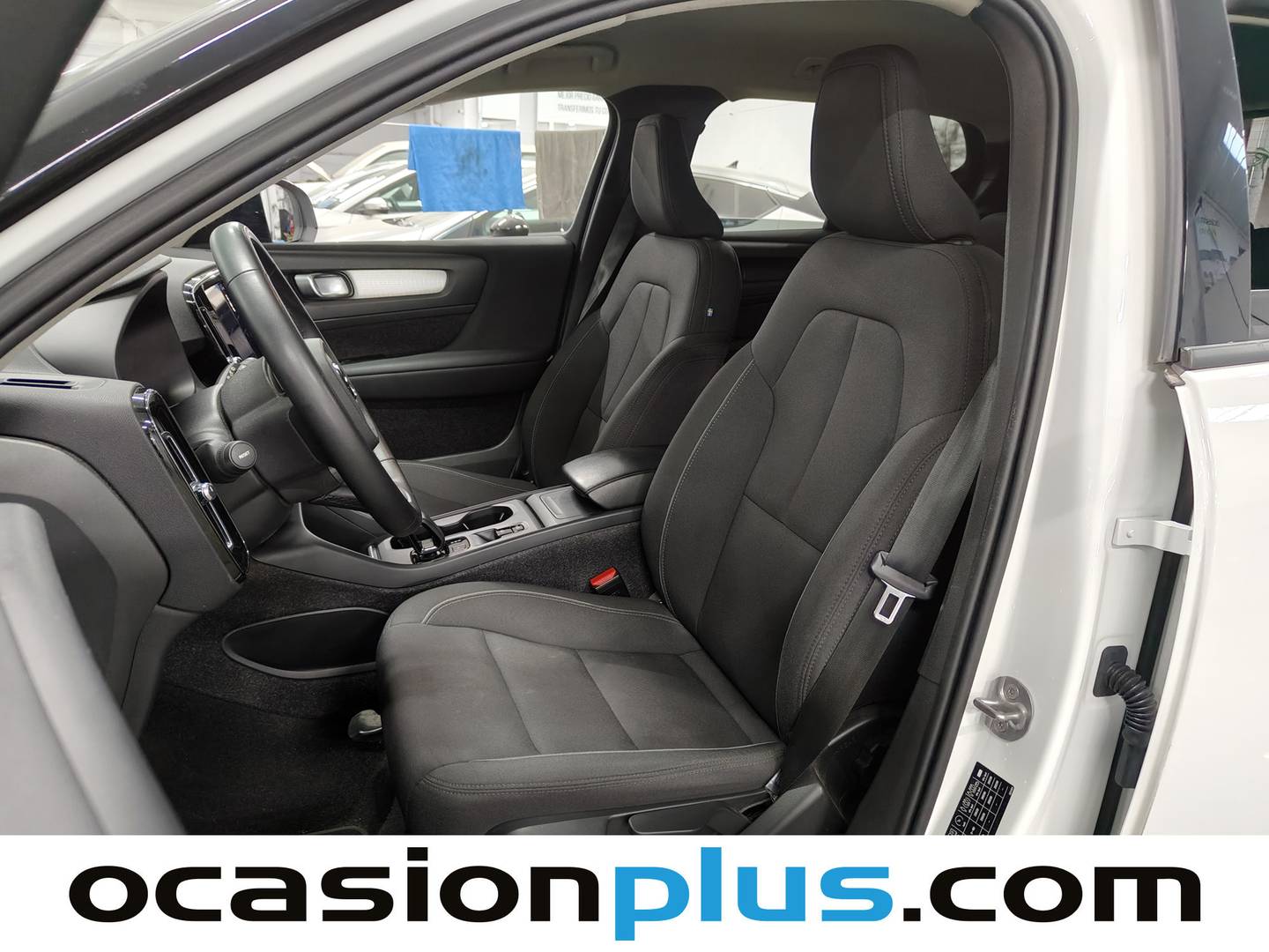 Foto asientos delanteros Volvo XC40 Volvo XC40 B3 G Momentum Pro Auto (163 CV)