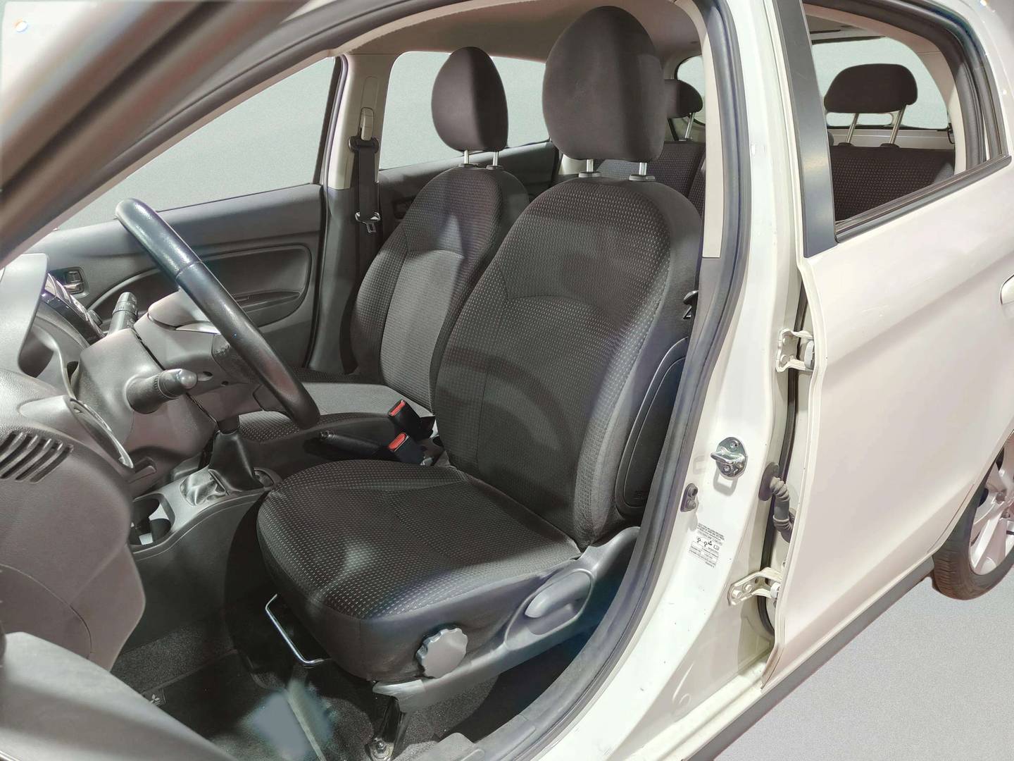 Foto Mitsubishi Space Star Mitsubishi Space Star 120 MPI Motion (80 CV)