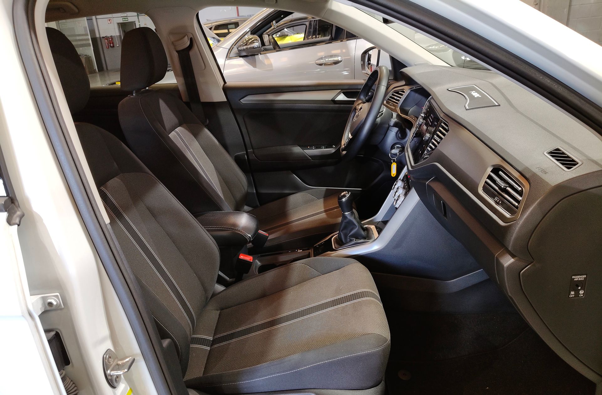 Volkswagen T-Roc Advance R-Line 1.0 TSI - foto 16