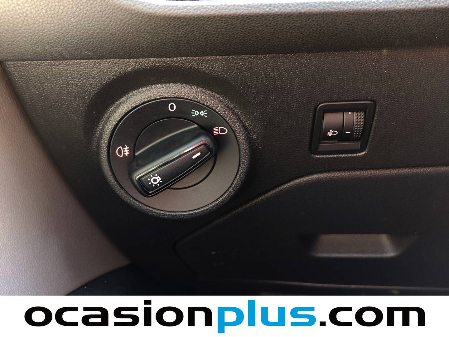 Seat León SEAT León 1.6 TDI S&S Reference (105 CV) de segunda mano